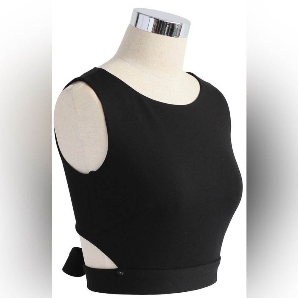 NWOT Chicwish Black Bowknot Crop Top Open Back Size Small